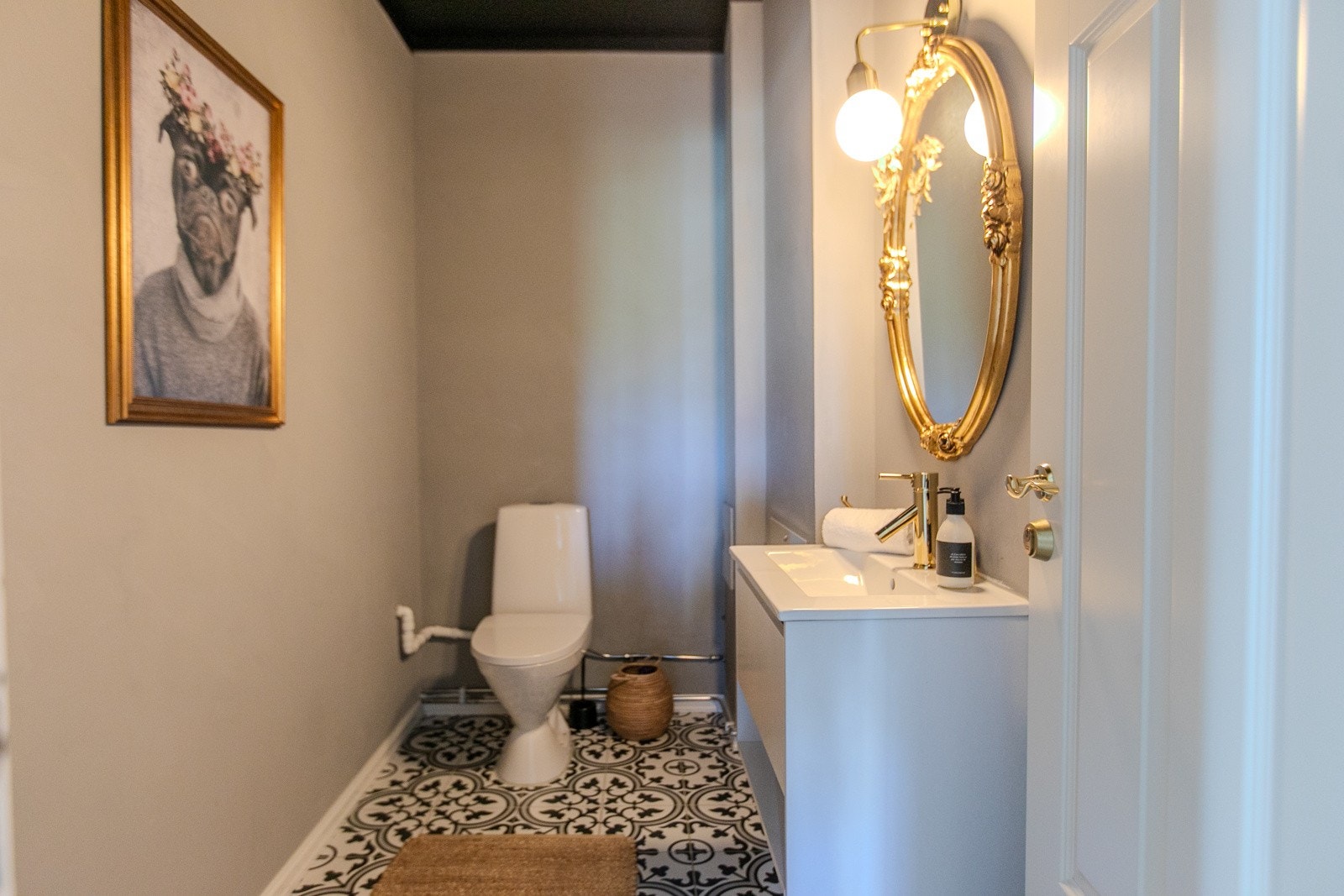 Toalett i østfløyen 2.etasje, delvis fornyet Galleribilde