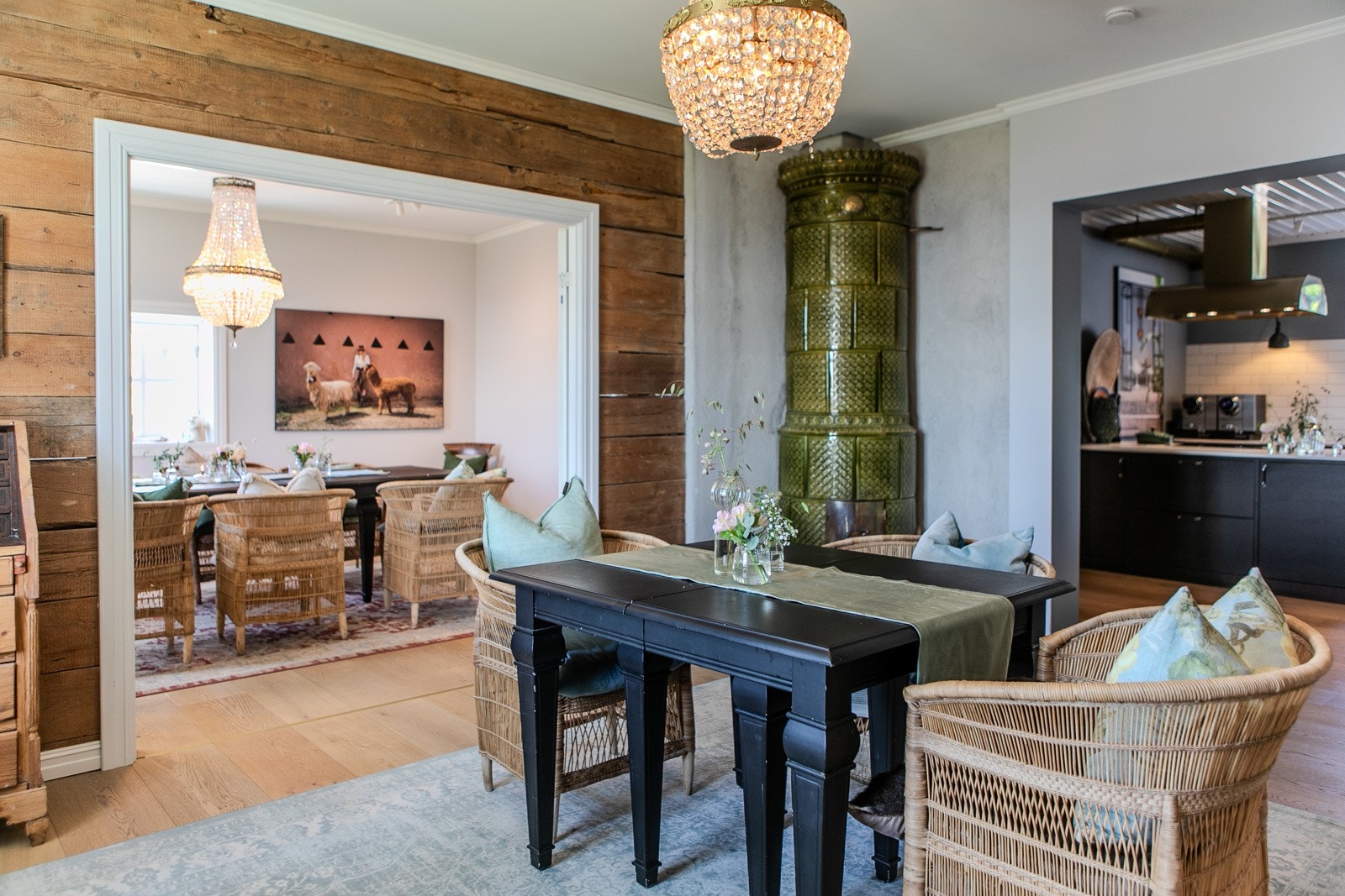 Hyggelig spisestue i 1.etasje Galleribilde