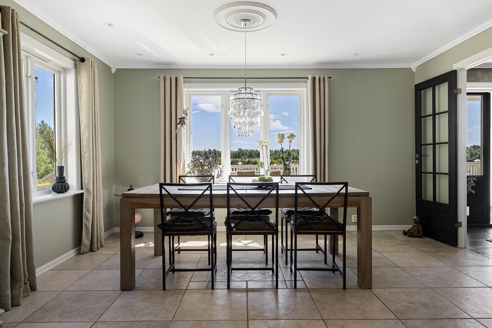 Her kan man nyte en bedre middag med familie og venner. Galleribilde