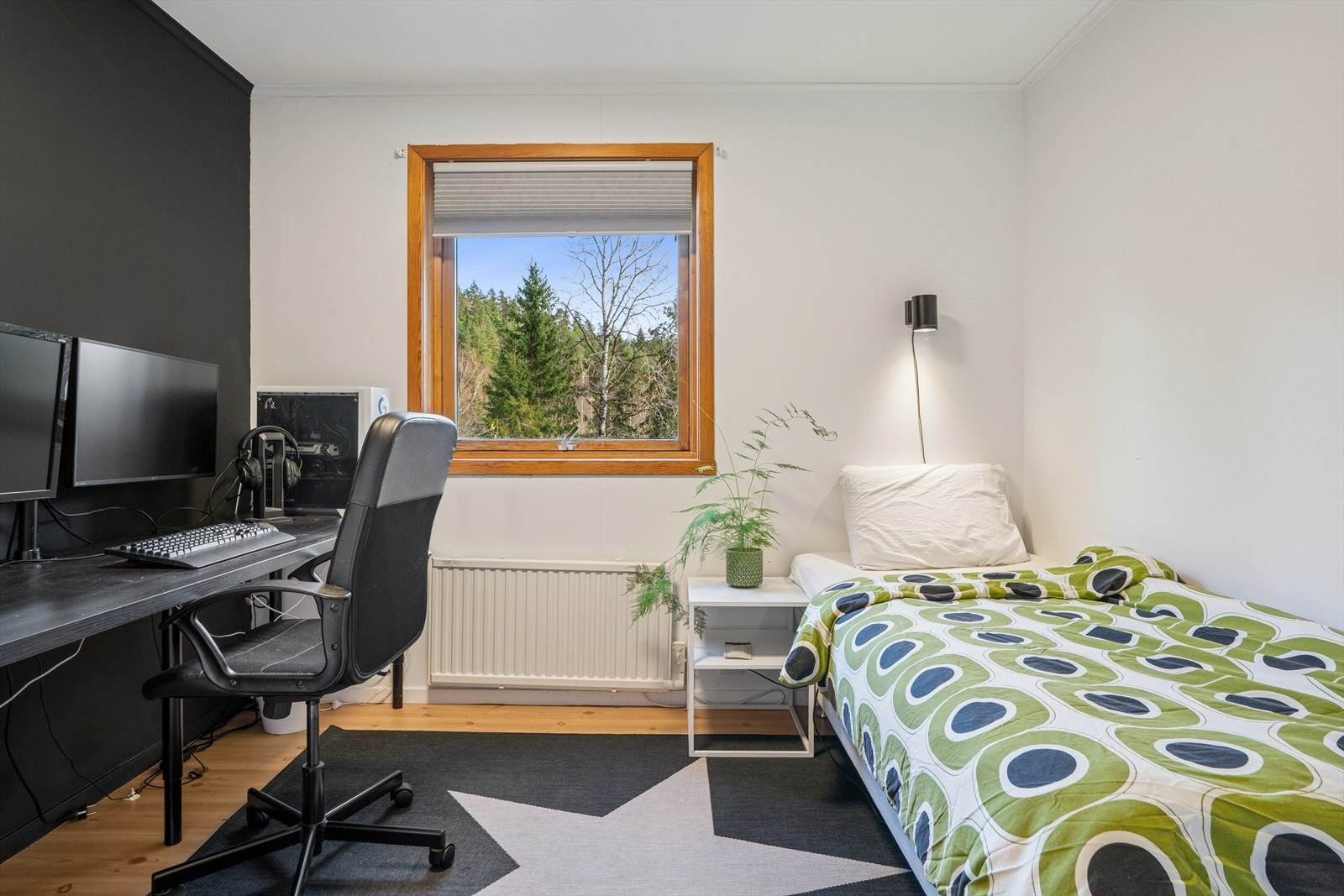 Soverom 3 er av tilsvarende størrelse som soverom 2. Et fint barnerom, gjesterom eller hjemmekontor! Galleribilde