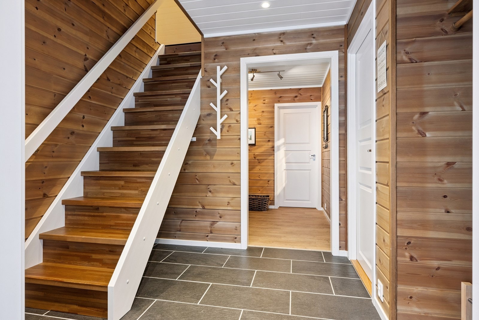 Entré med varmekabler i gulv. Galleribilde