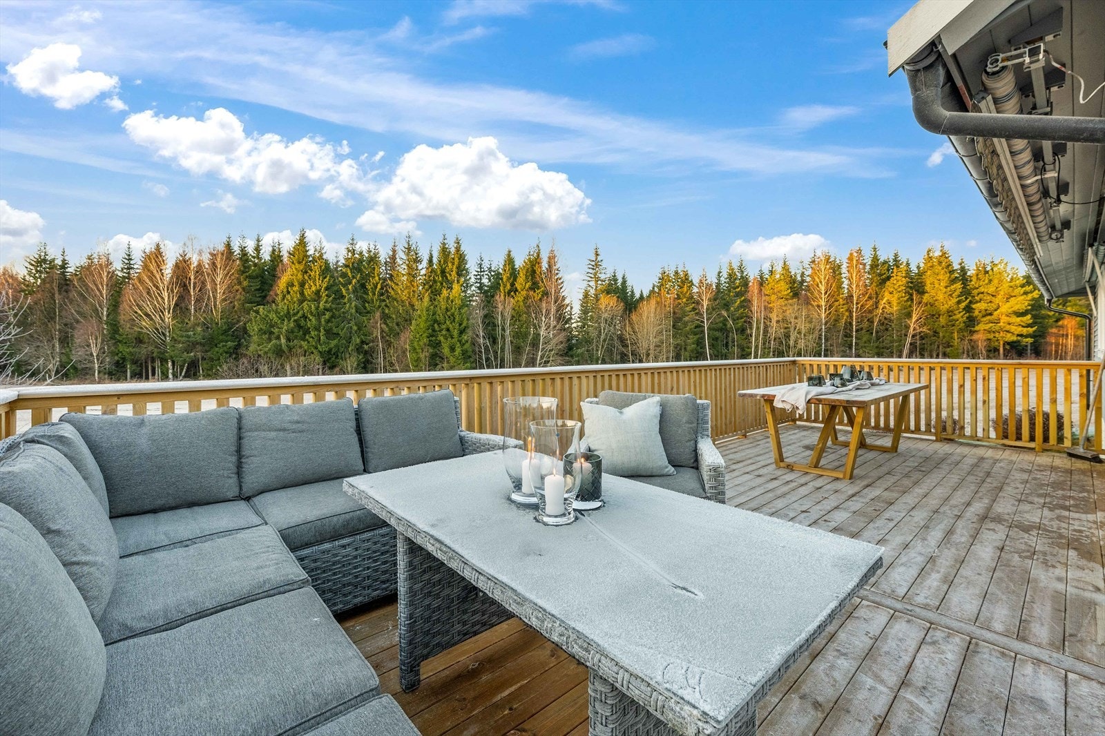 God plass til utemøbler. Galleribilde