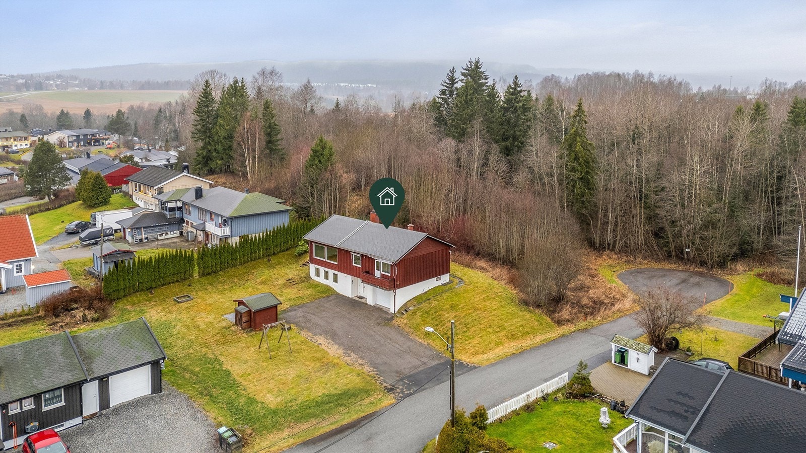 Velkommen til Tulipanvegen 60! Presenteres av Jørgen Gabrielsen v/Krogsveen. Dette er en innholdsrik enebolig som ligger i et etablert og populært boligområdet på Holter. Foto: Espen Edin v/Image day Galleribilde