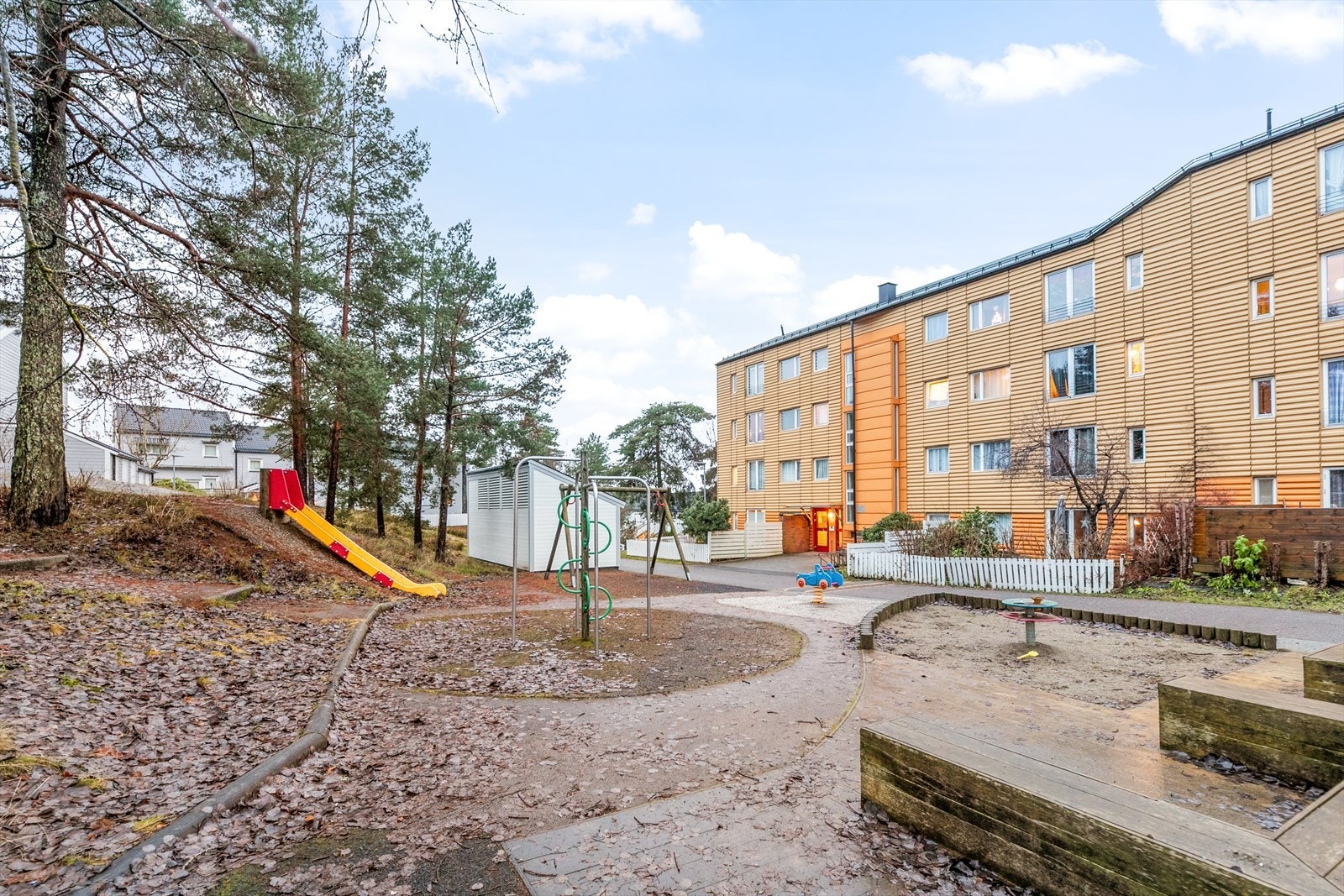 Hyggelige utearealer som egner seg perfekt for lek og moro! Galleribilde