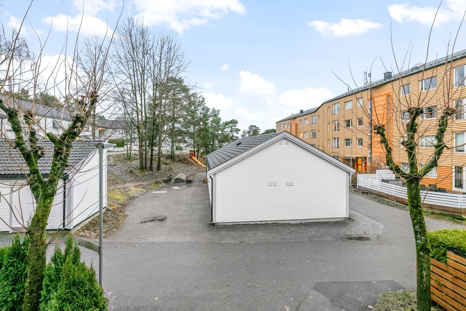 Leiligheten ligger plassert i et rolig og barnevennlig område. Galleribilde