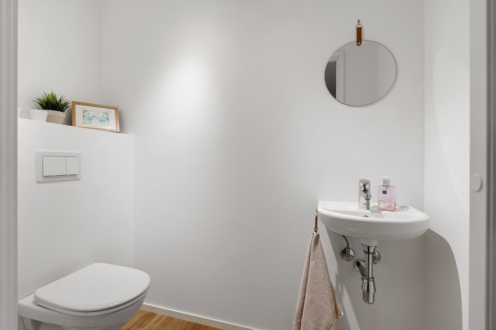 Praktisk gjeste-wc Galleribilde