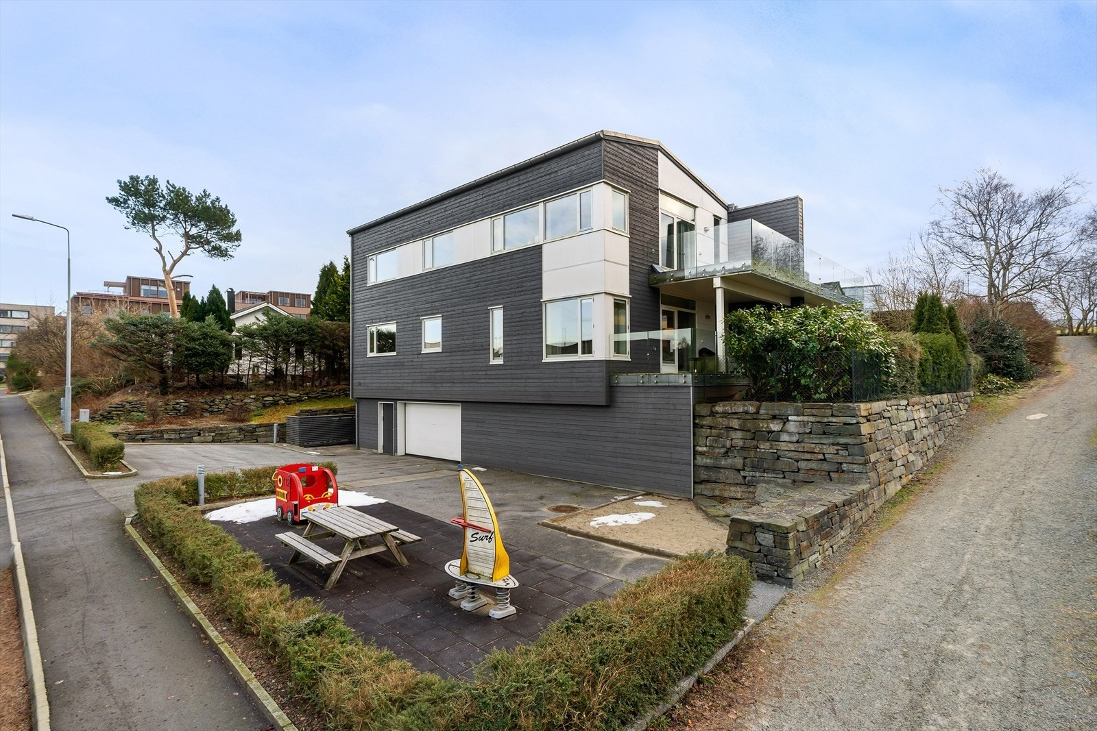 EiendomsMegler 1 v/Sindre Kjøll Kristensen presenterer Rektor Berntsens gate 10! Galleribilde