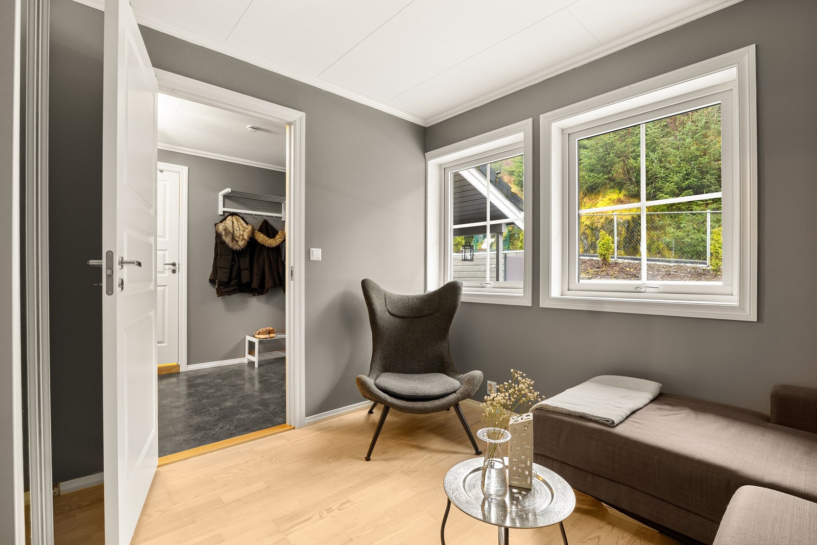 Soverom i 1. etasje. Det er til sammen 4 soverom i boligen. Galleribilde