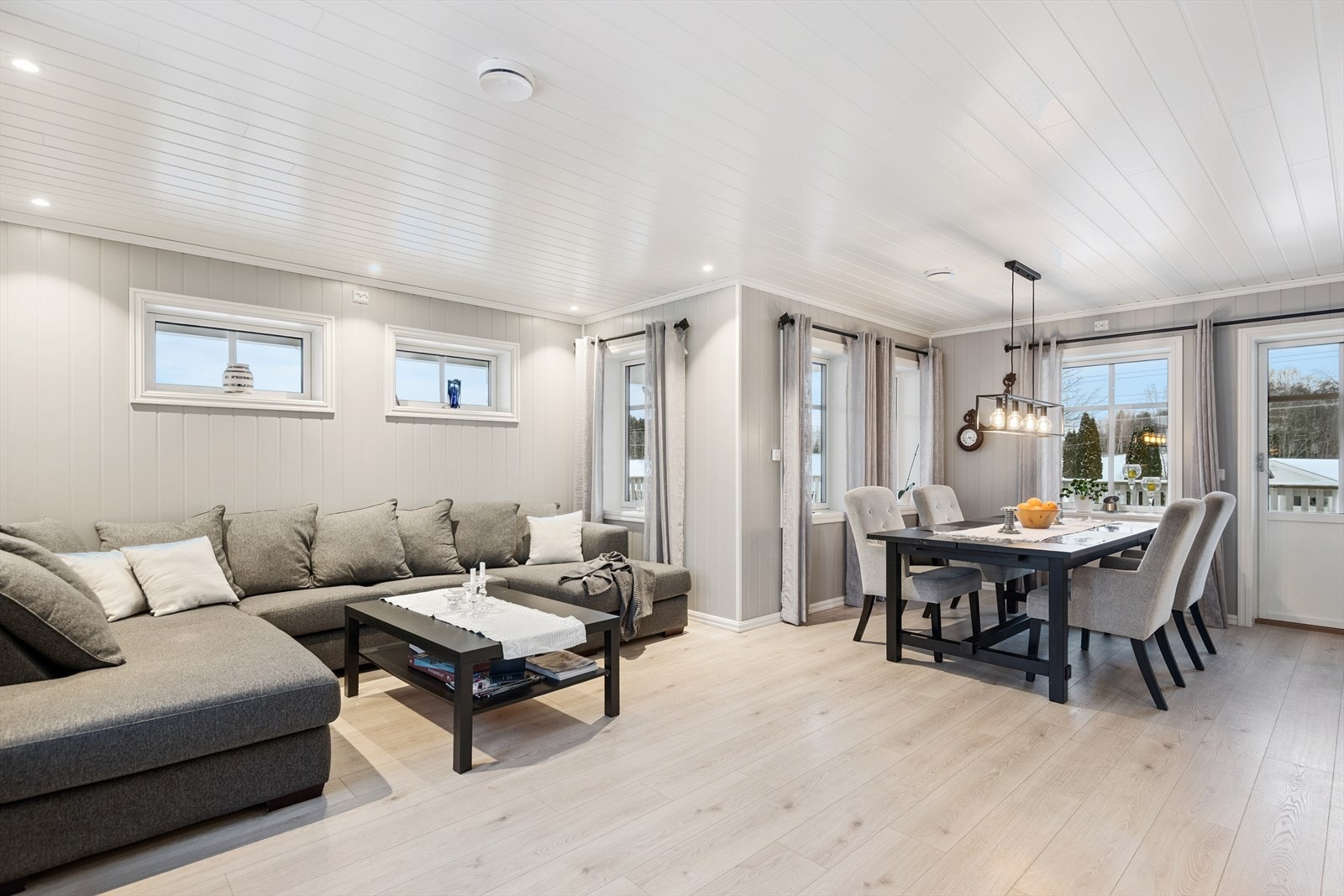 Hele boligen er utstyrt med balansert ventilasjon som sikrer et godt inneklima. Galleribilde