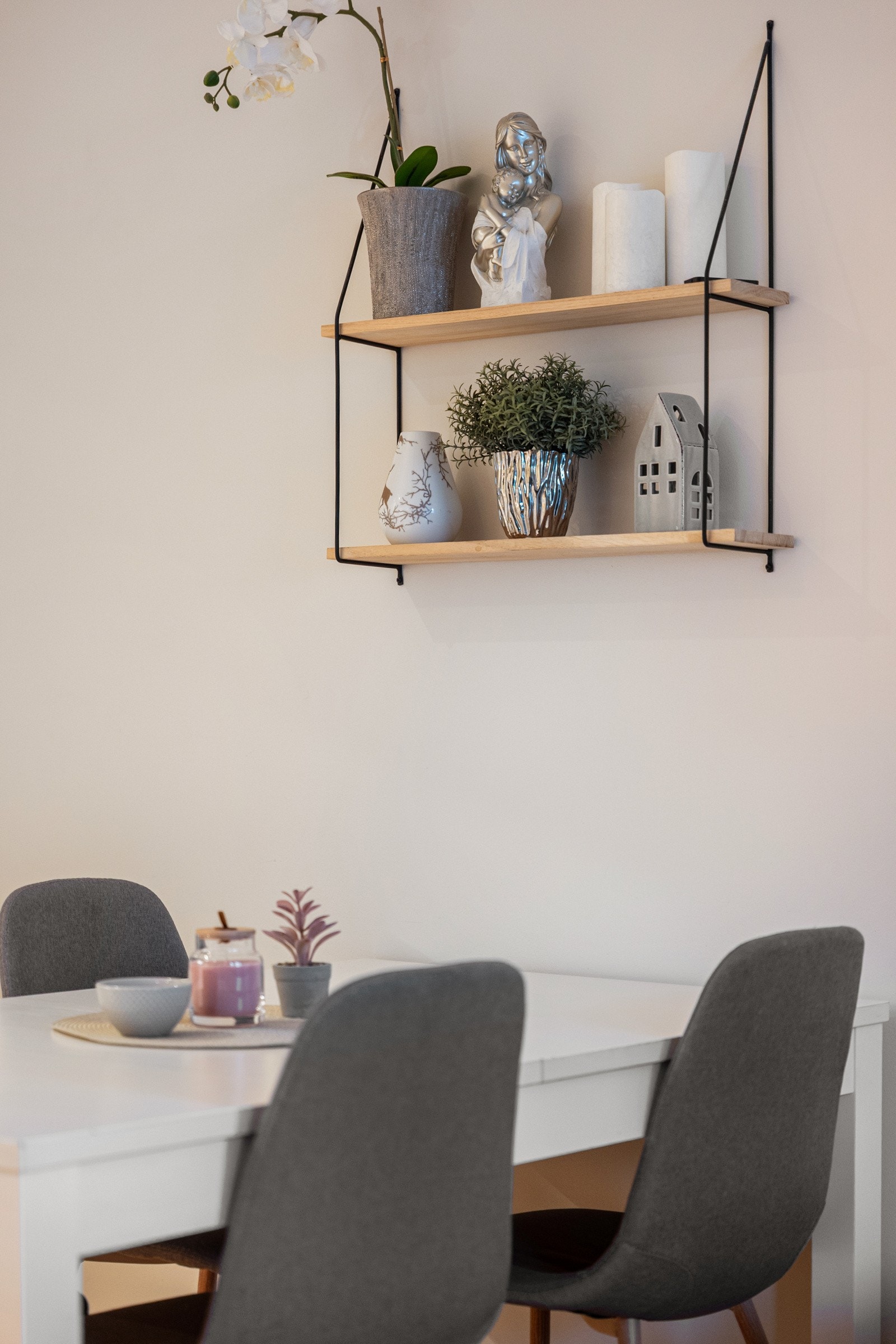 Fra stuen er det utgang til balkong Galleribilde