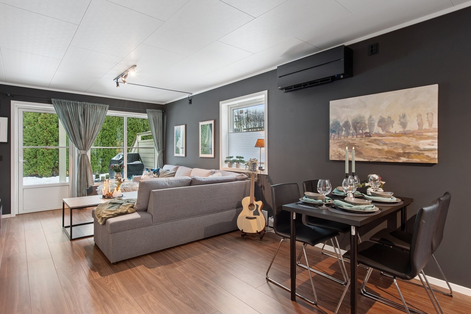 Stuen til et naturlig samlingspunkt. Galleribilde