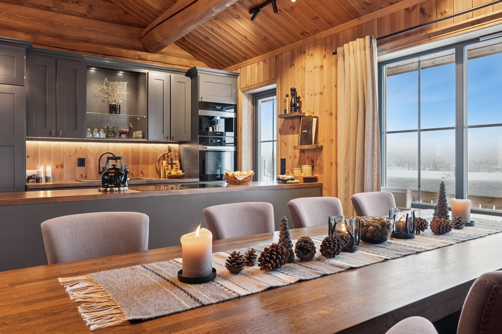 Fra kjøkkenet er det også utgang til verandaen. Galleribilde