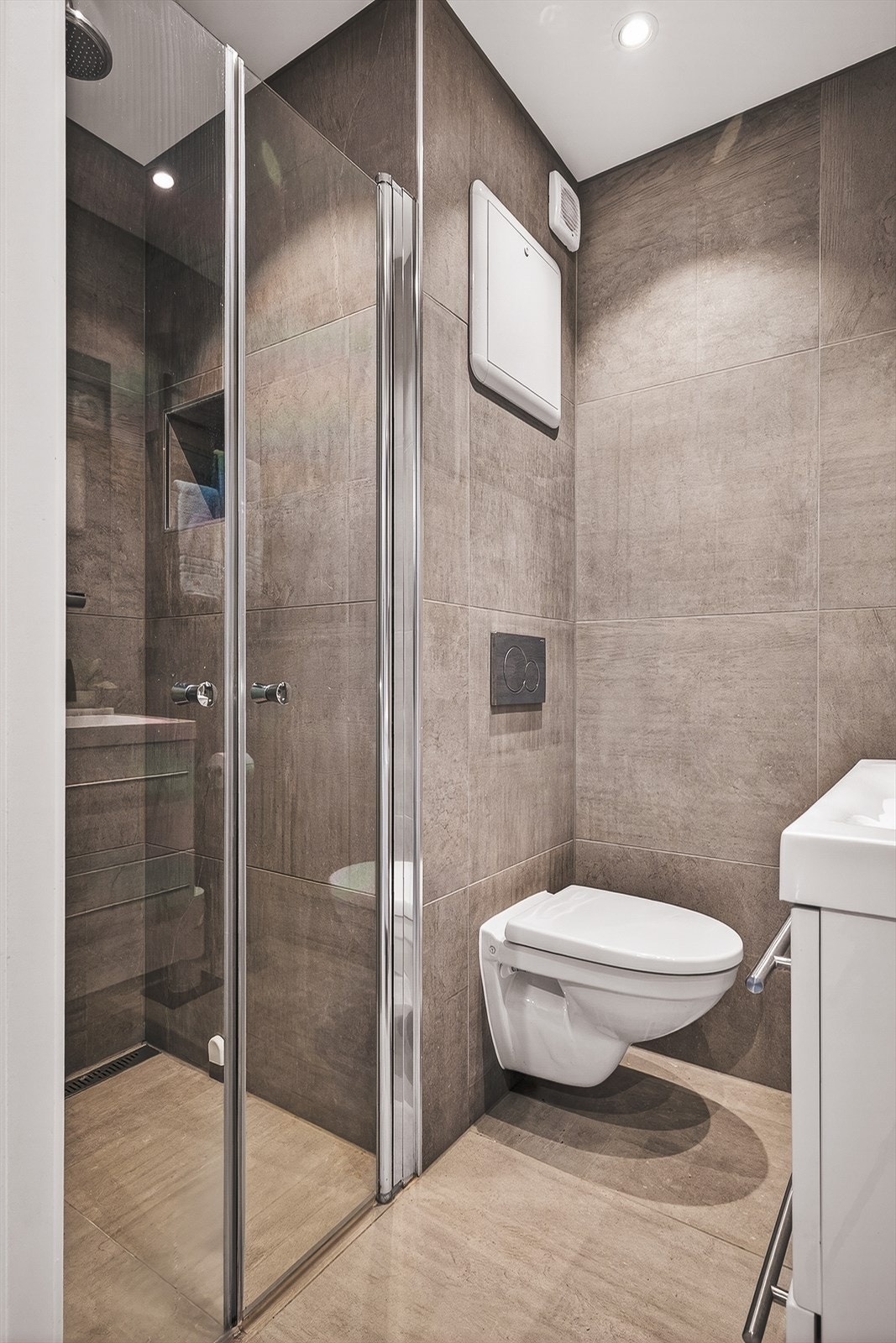 Badet går over 2,7m² og har en fornuftig løsning Galleribilde