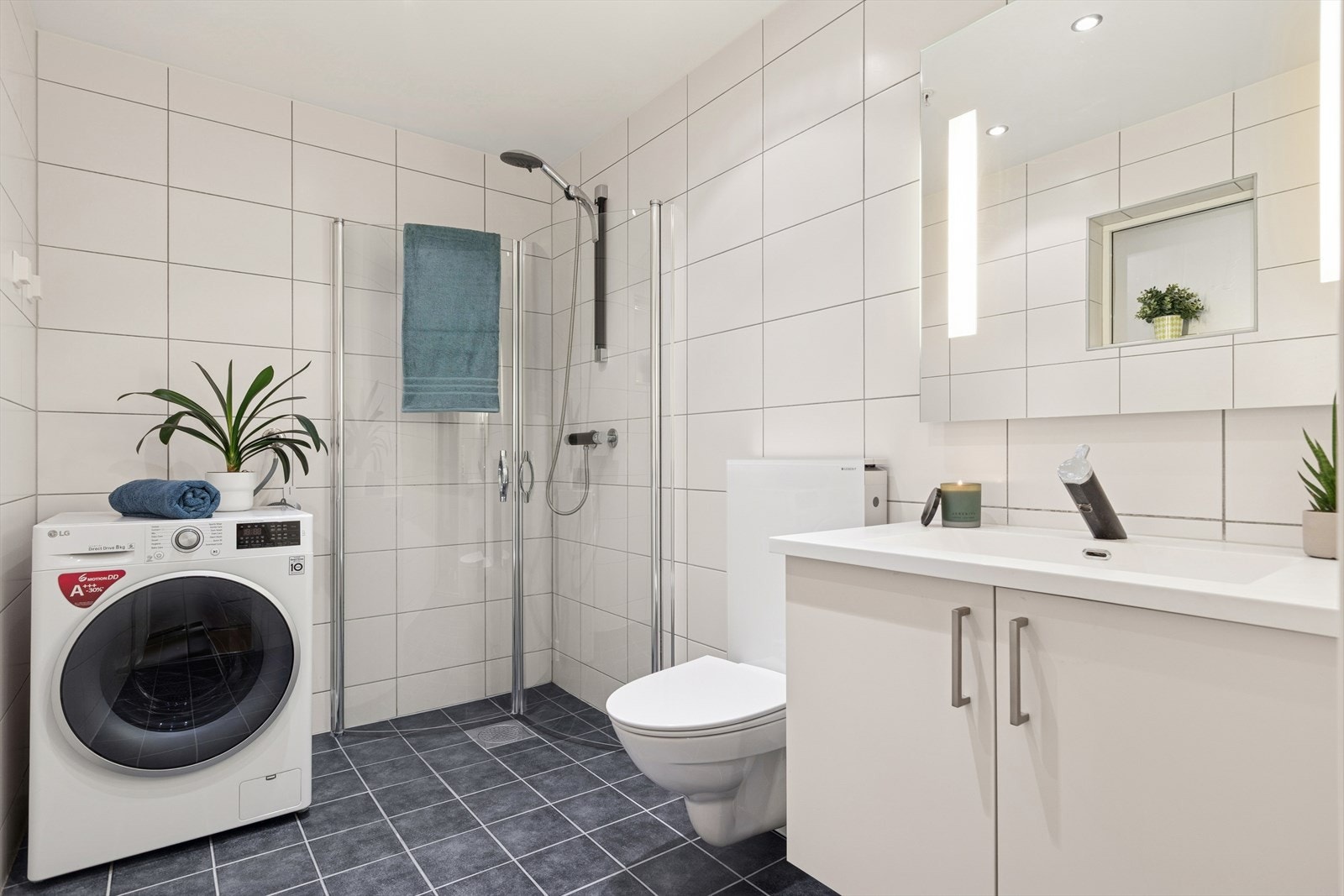 Med 4,7 kvm har badet en fin størrelse. Galleribilde