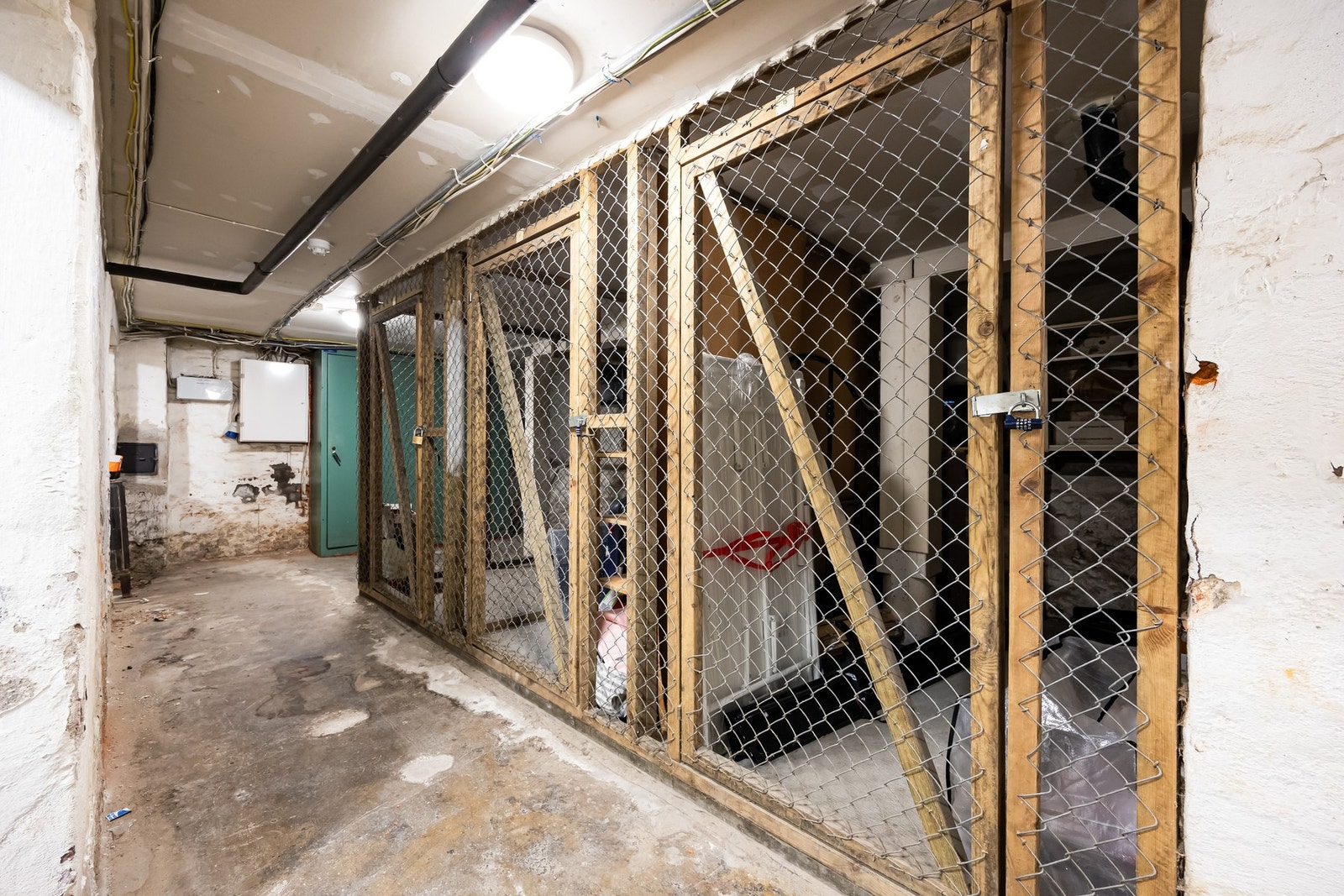 Leiligheten disponerer en loftsbod på 2 kvm og kjellerbod på 4 kvm. Galleribilde