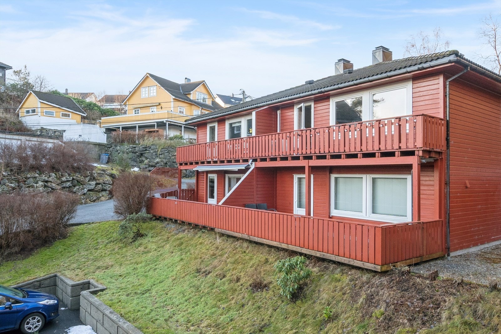 Leiligheten ligger i en firemannsbolig og har lave mnd. felleskostnader. Galleribilde