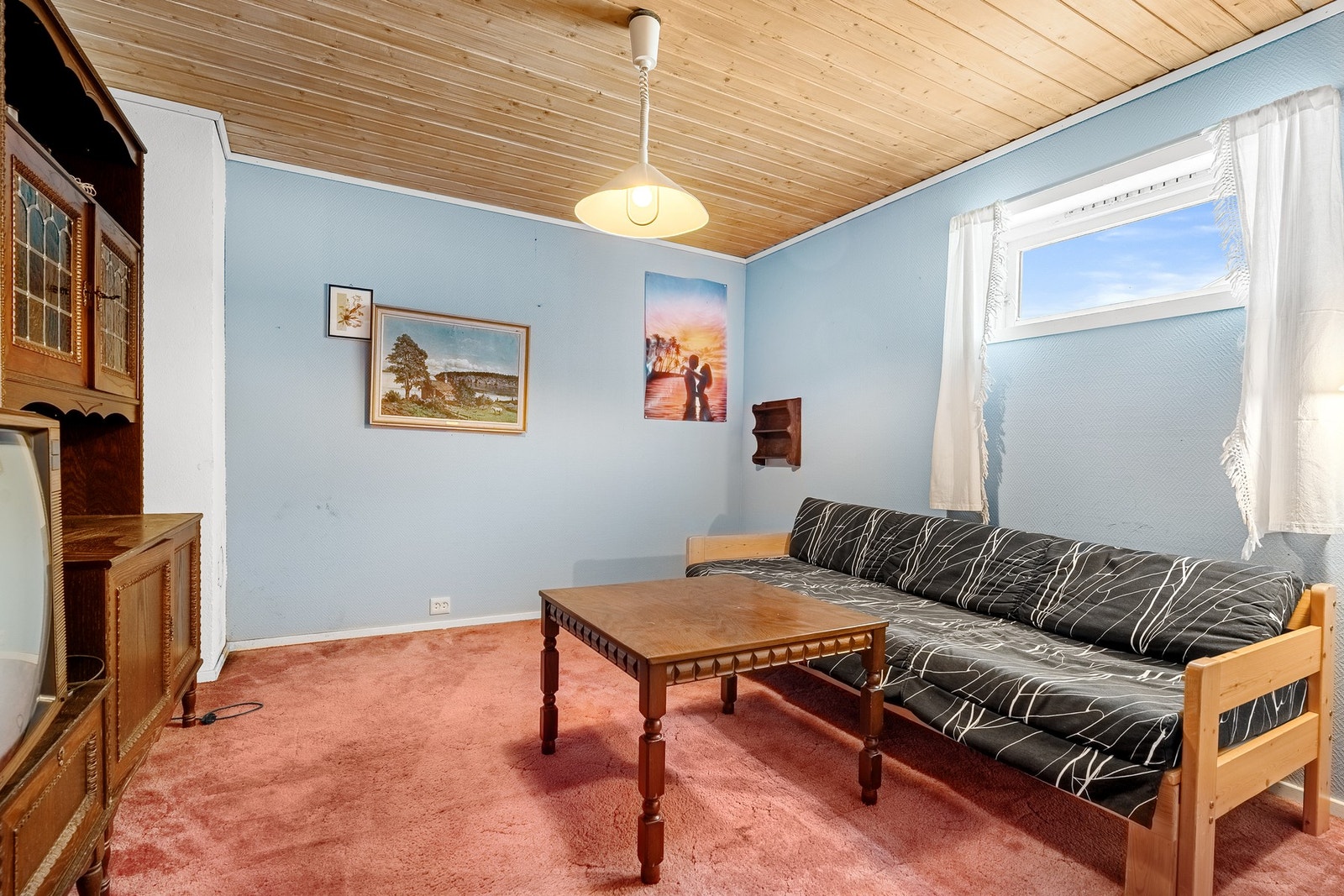 Hobbyrom som er innredet som kjellerstue Galleribilde