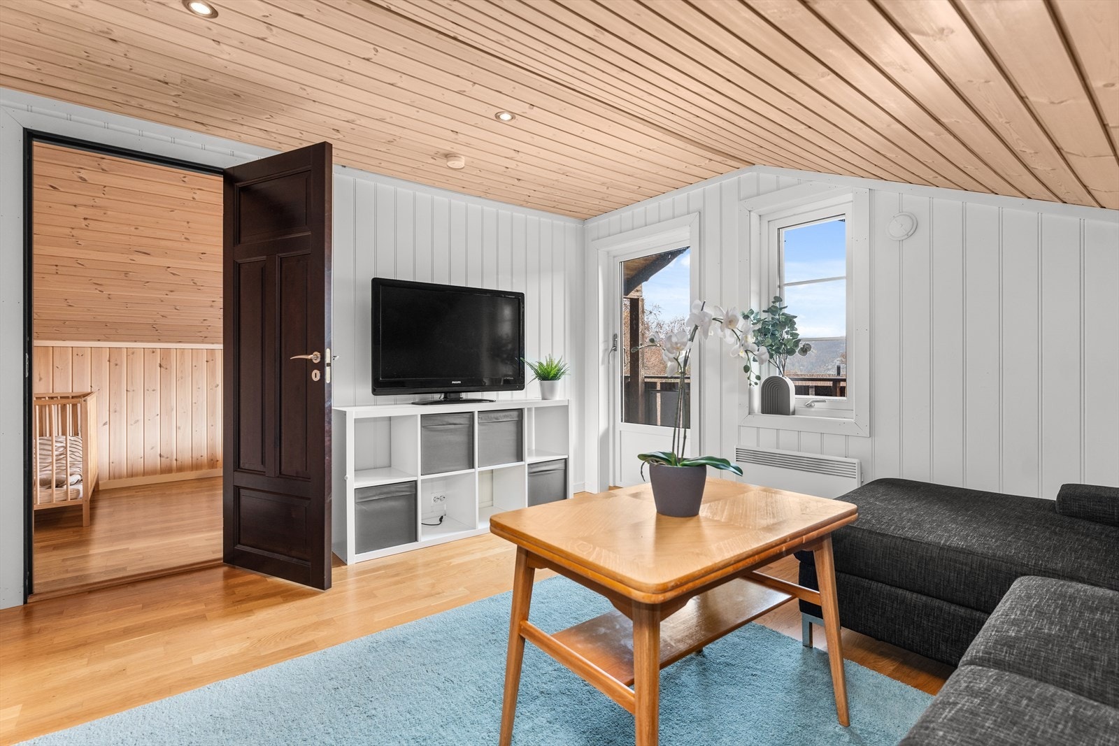 Loftstuen med veranda utenfor Galleribilde