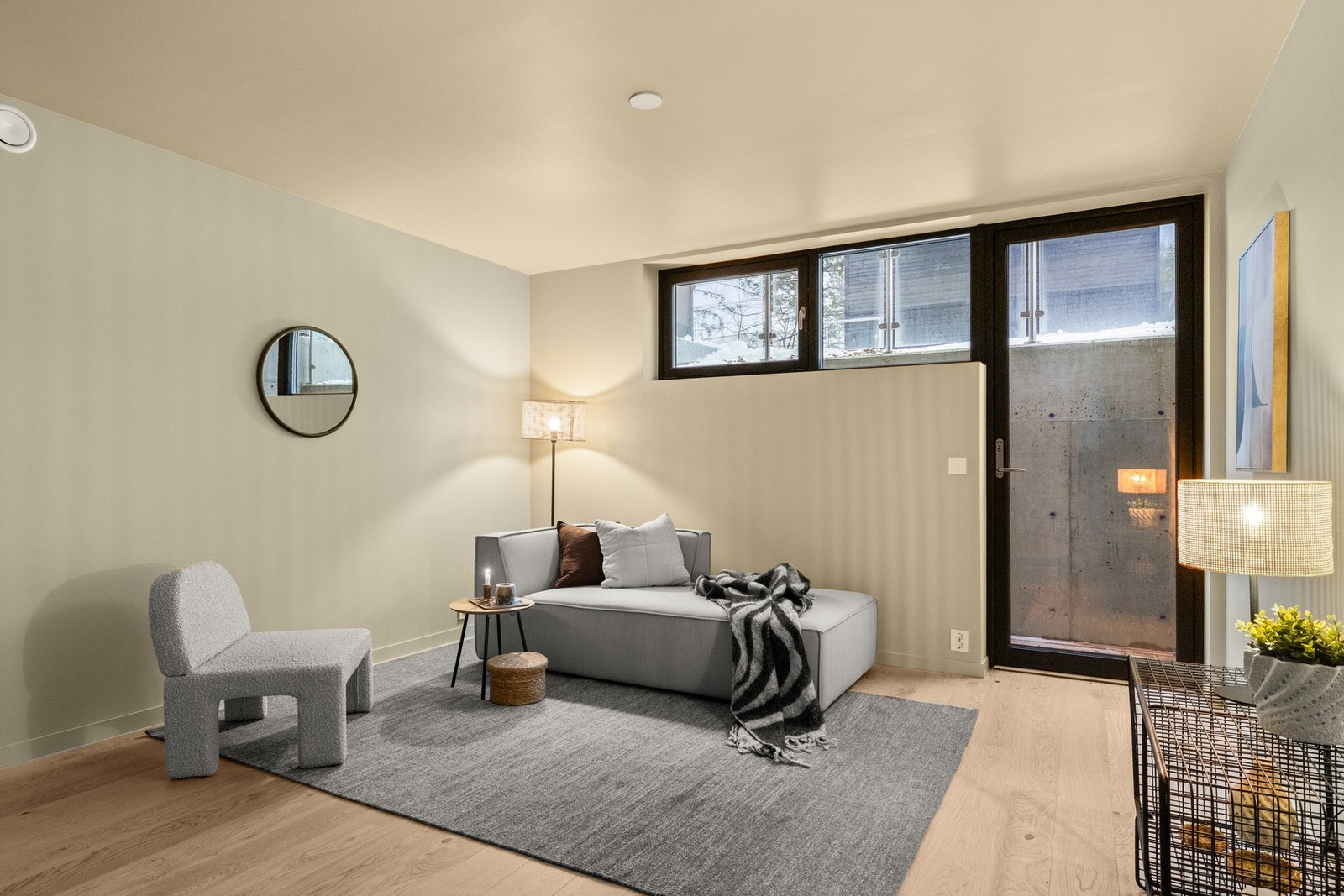 Stuen i underetasjen har egen utgang Galleribilde