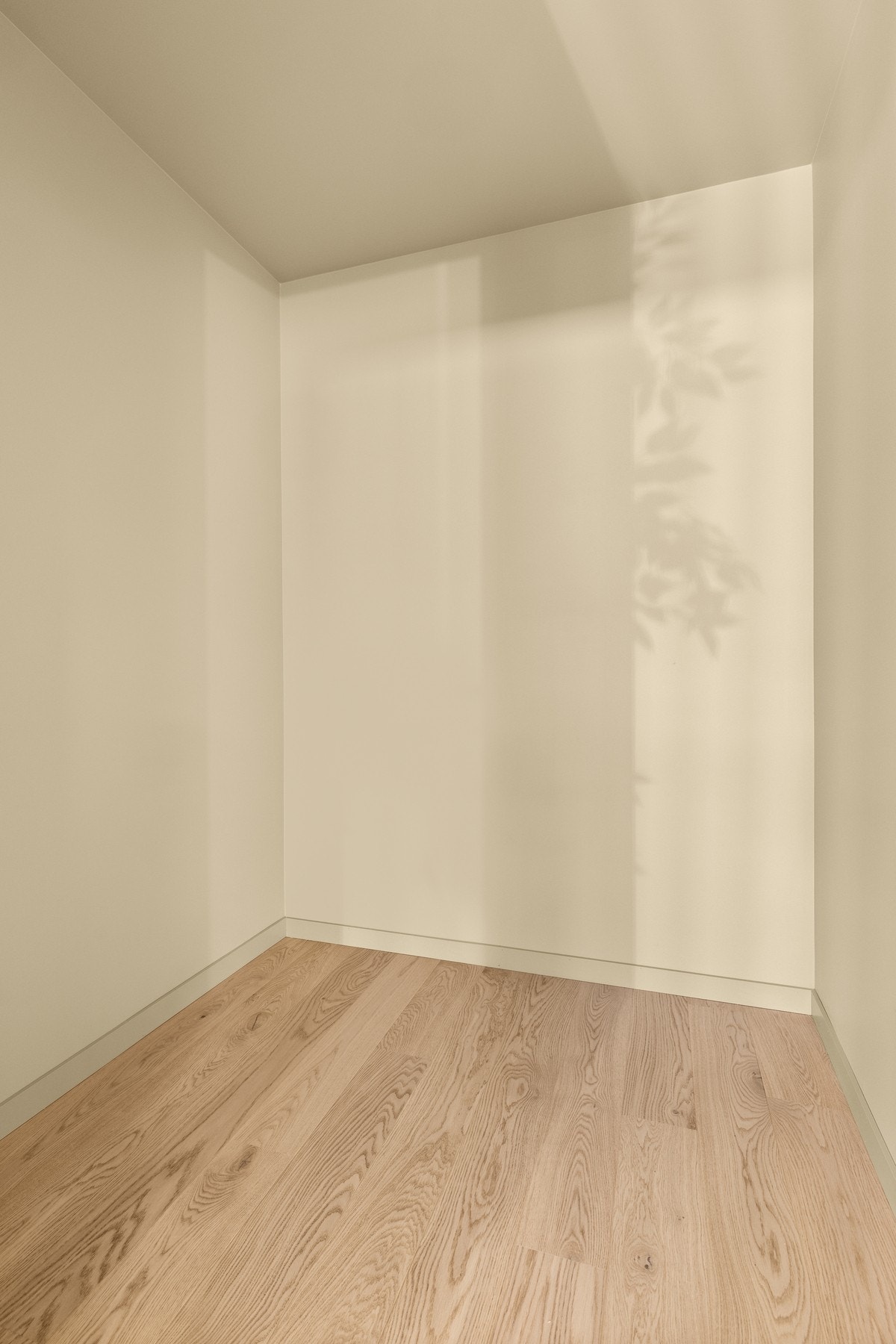 Det er også en praktisk bod tilknyttet kjellerstuen som gir godt med oppbevaringsmuligheter Galleribilde