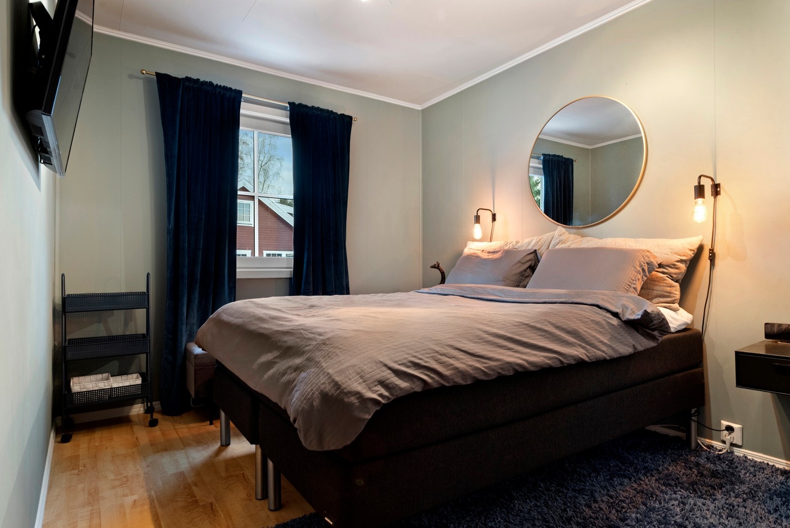 Hovedsoverom på 11m² med plass for garderobe. Galleribilde