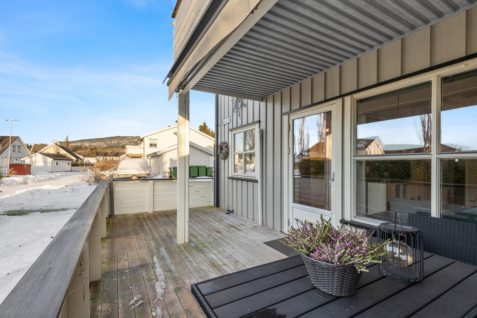 Vestvendt terrasse på 18 kvm. Galleribilde