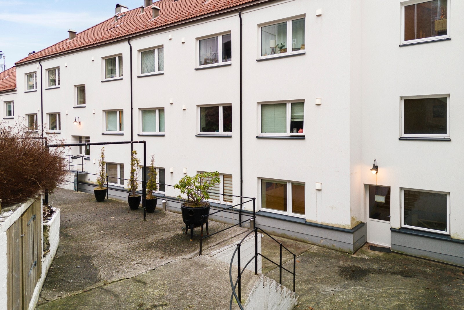 Trivelig bakgård for beboerne i borettslaget. Galleribilde