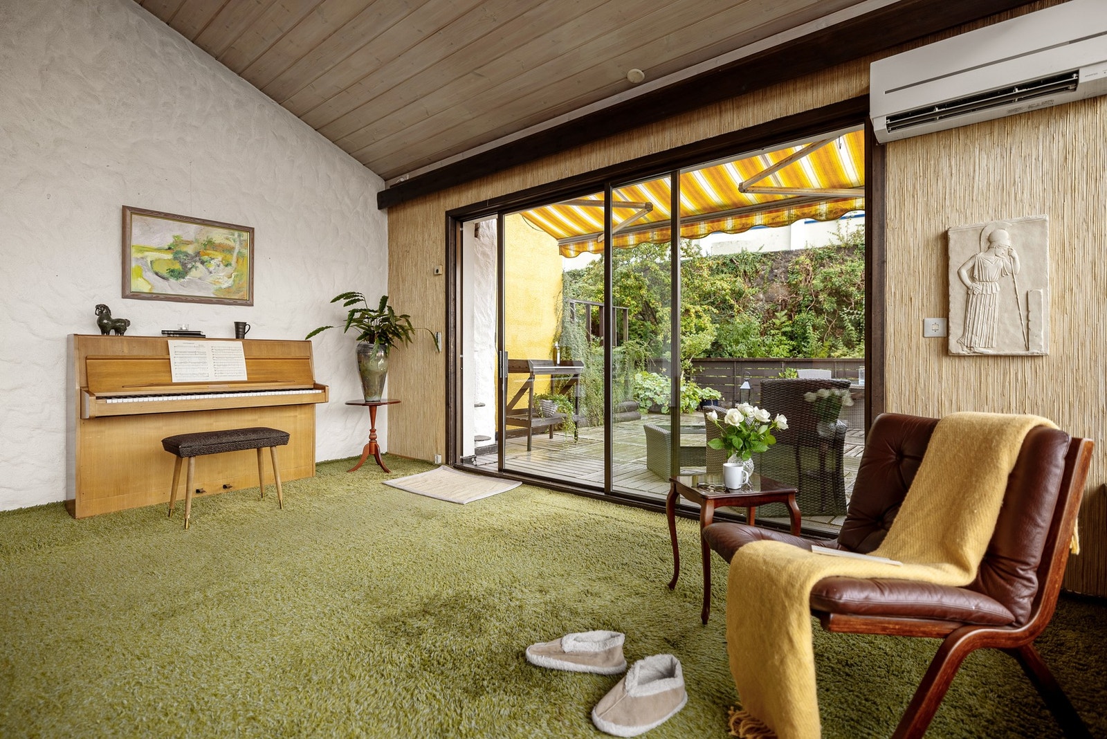 Fra stuen er det utgang til takterrassen på hele 85 kvm. Galleribilde