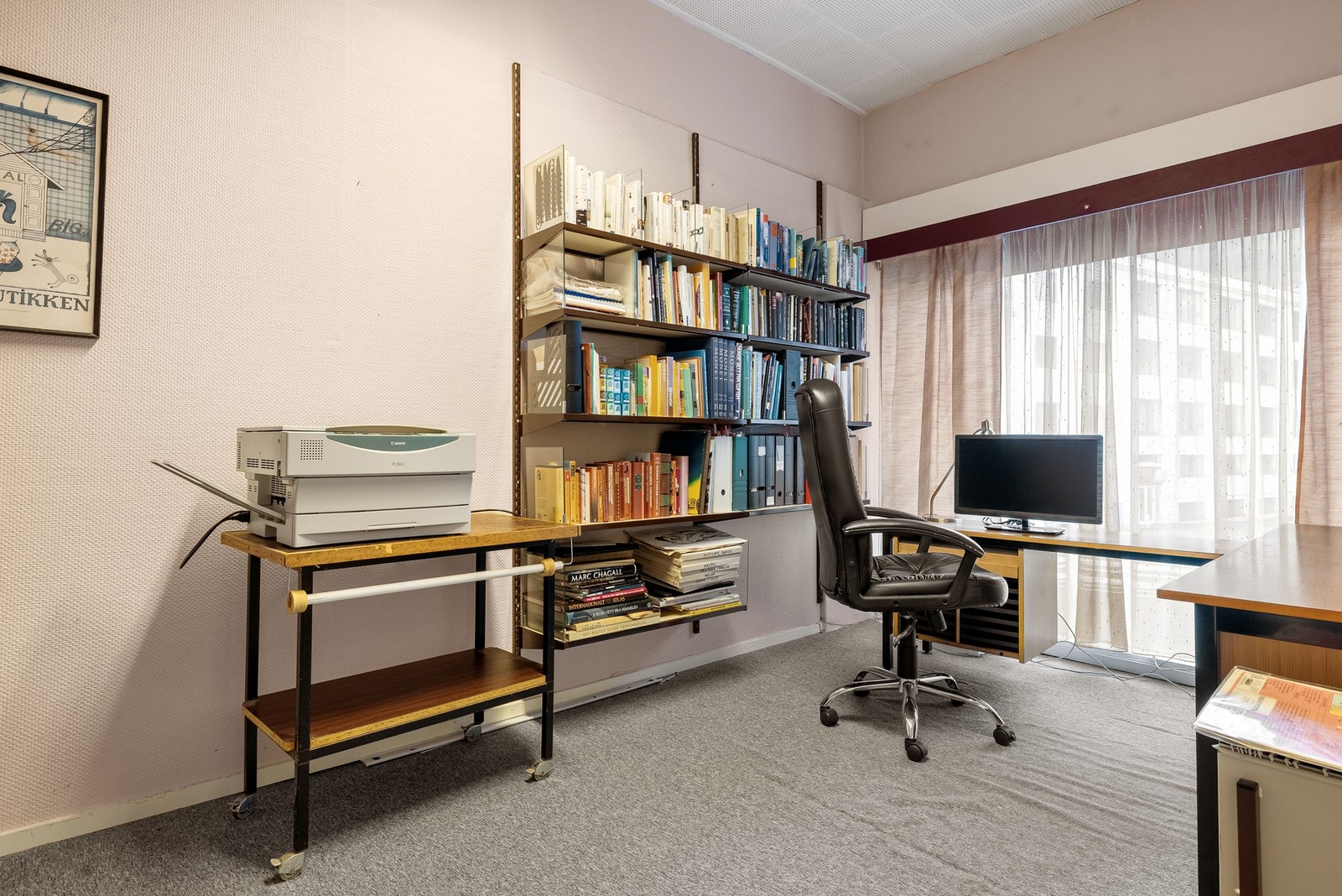 Lokalene er blitt brukt til mye forskjellig. Kontor, butikker, akupunktur osv. Galleribilde