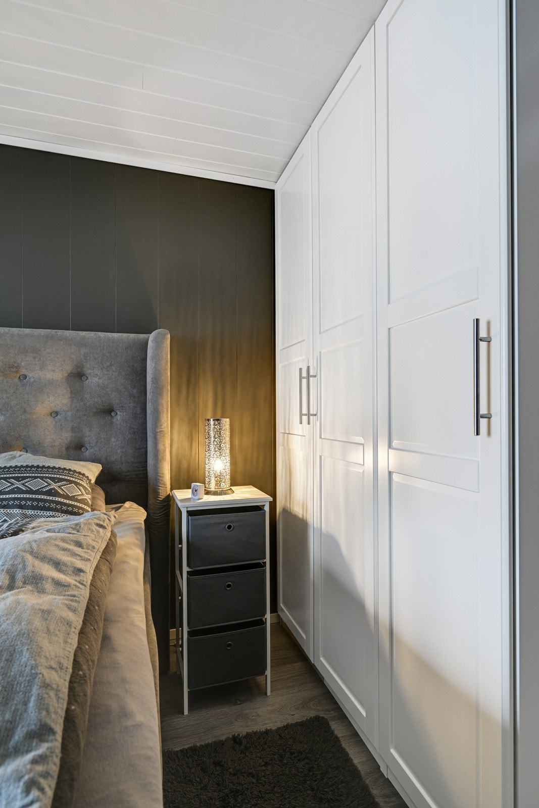 Hovedsoverom med garderobeskap. Galleribilde