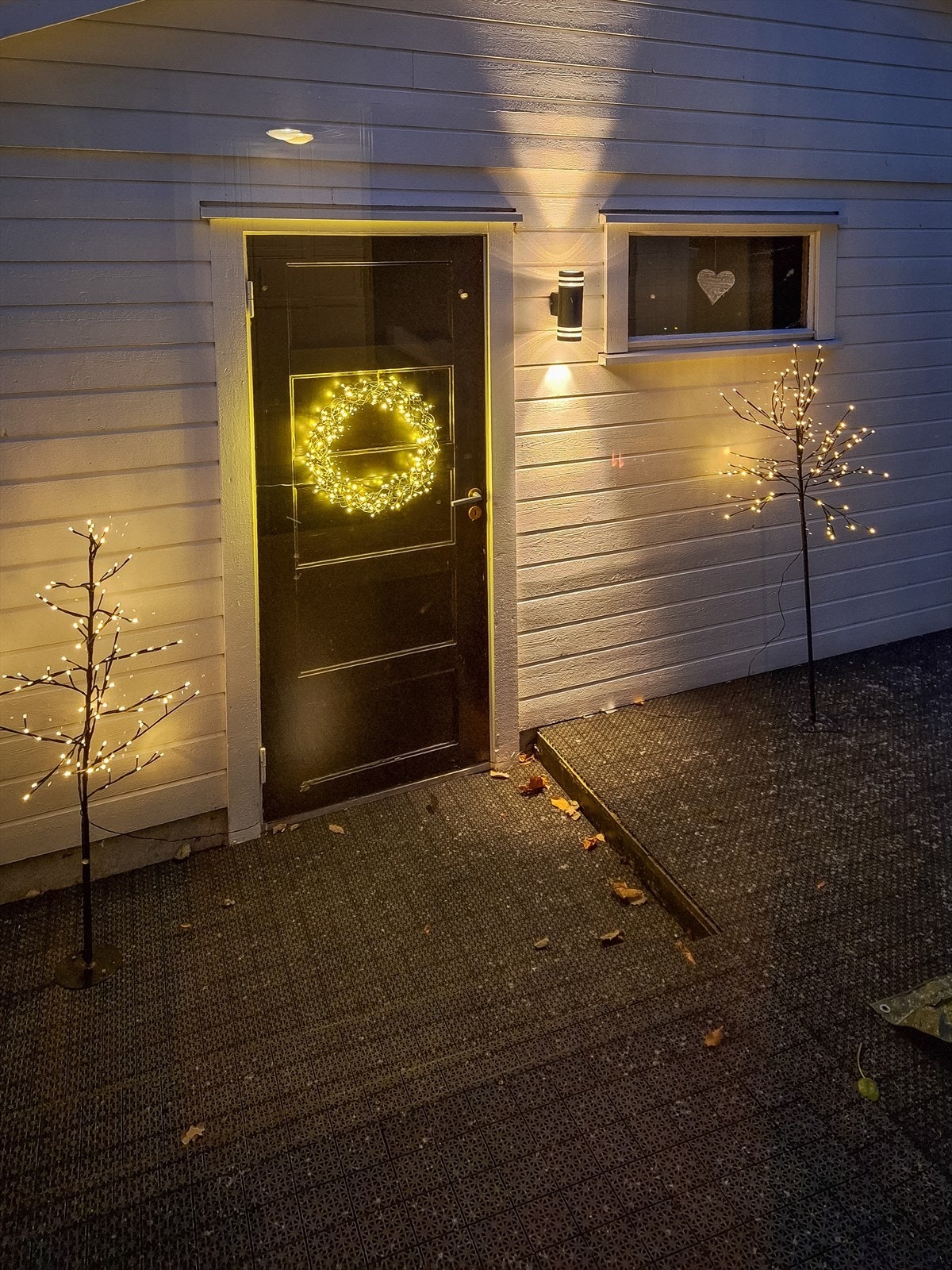 Selgers eget stemningsbilde fra inngangspartiet. Galleribilde