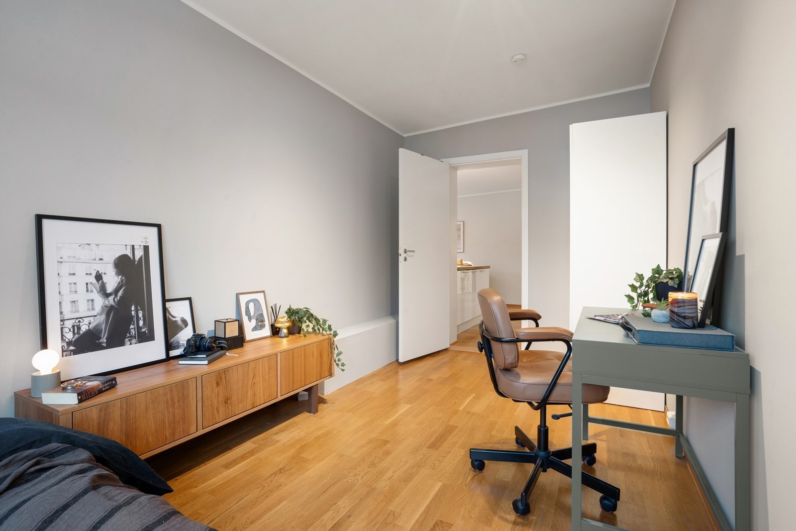 Rommet egner seg godt som barnerom eller gjesterom Galleribilde