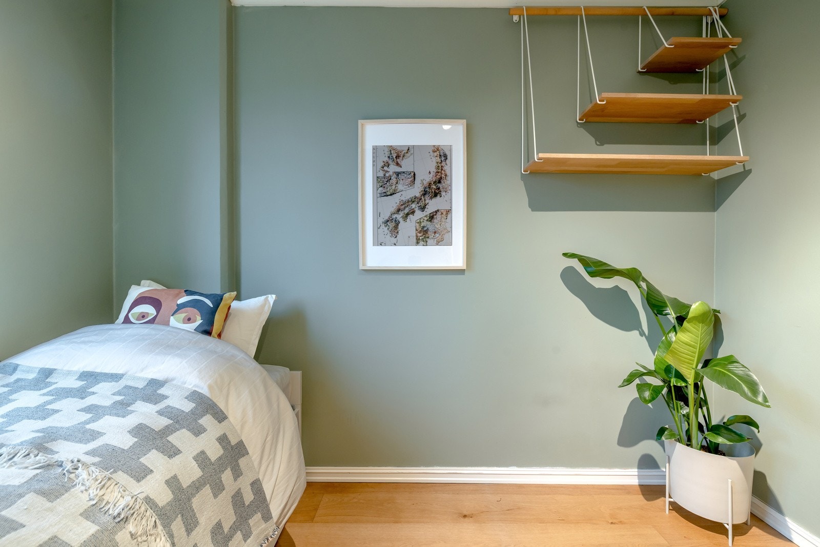 Rommet egner seg godt som barnerom, gjesterom eller hjemmekontor, alt etter behov. Galleribilde