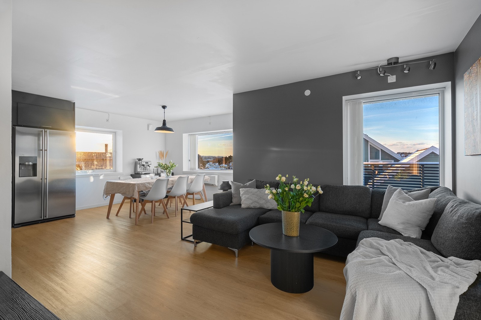 Åpen stue- og kjøkkenløsning Galleribilde