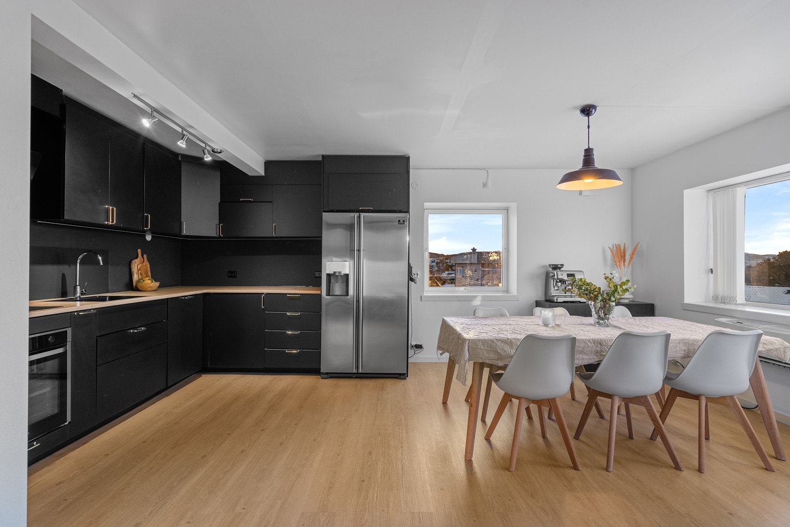 God plass til spisebord. Galleribilde