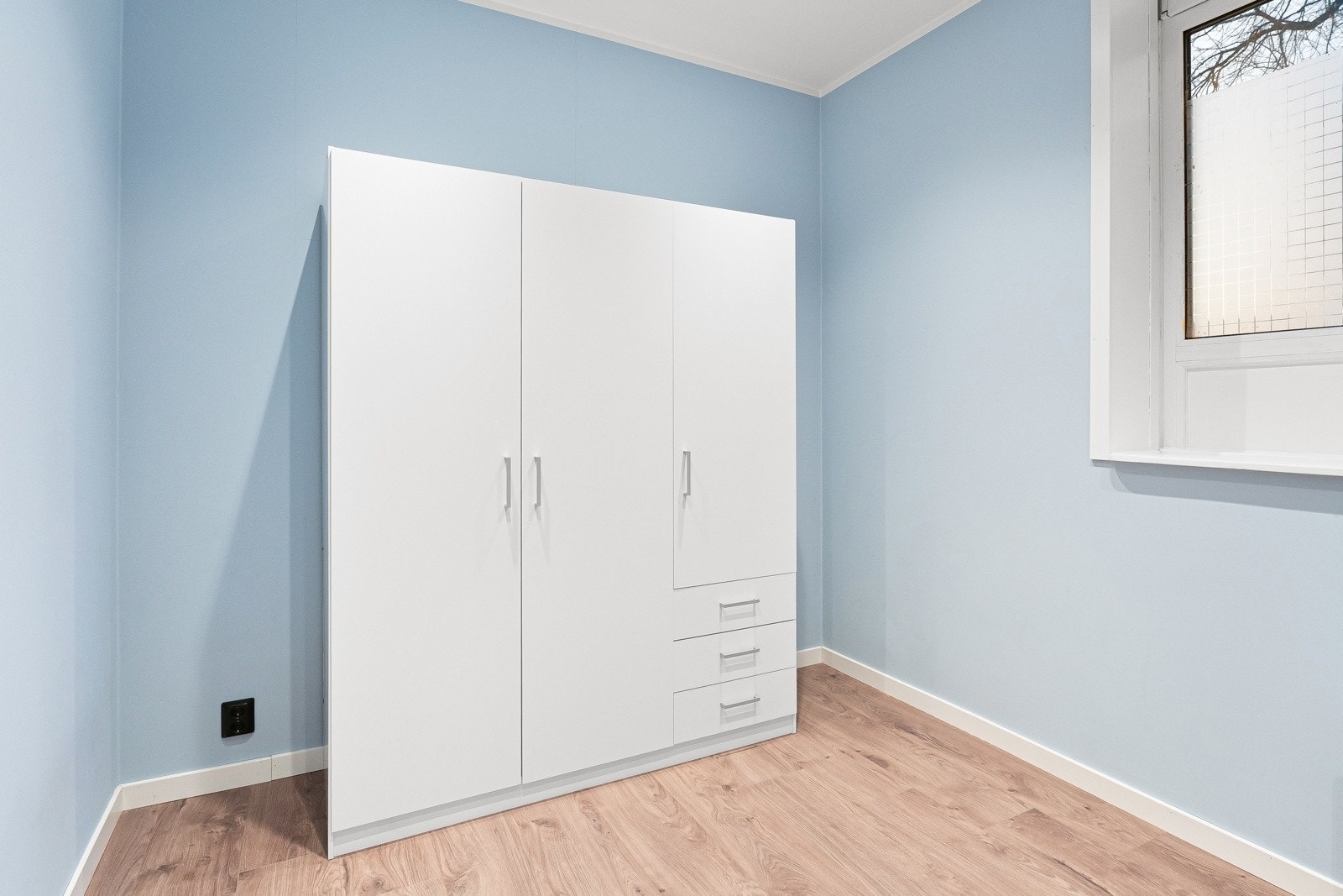 Soverom mrd garderobeskap Galleribilde