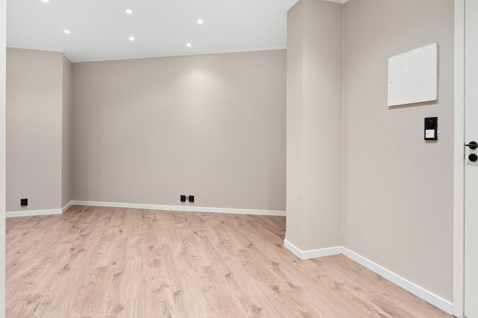 Stue i moderne farger. Galleribilde