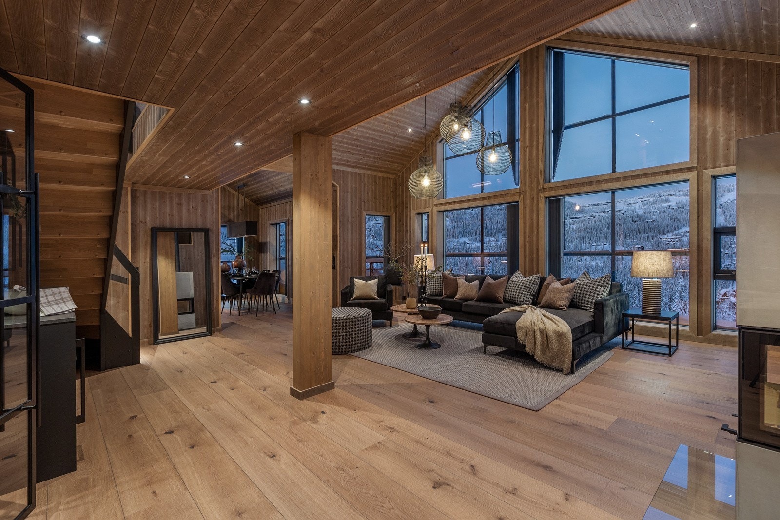 Også innendørs kan den nydelige utsikten nytes til fulle! Galleribilde