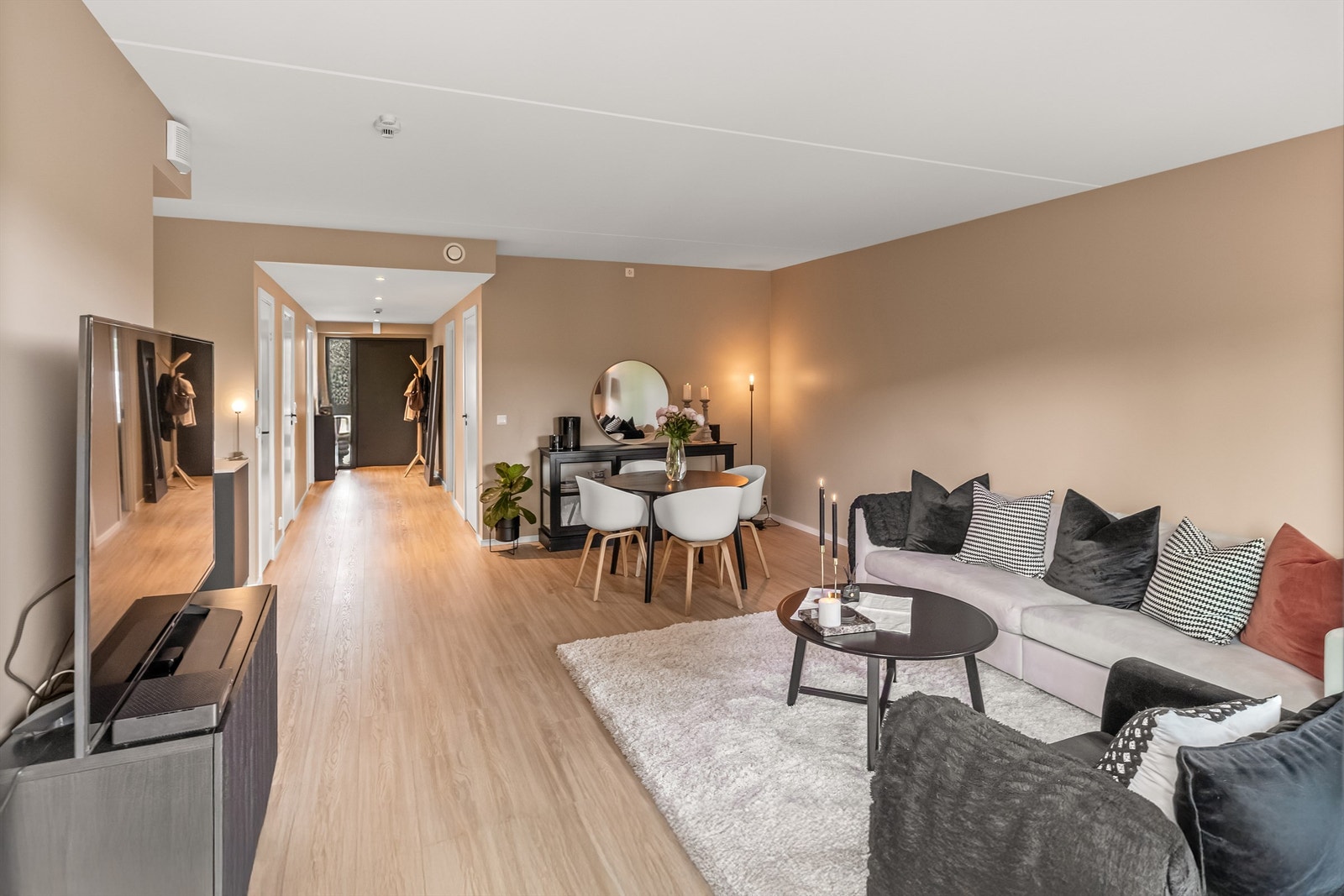 Stue med spiseplass Galleribilde