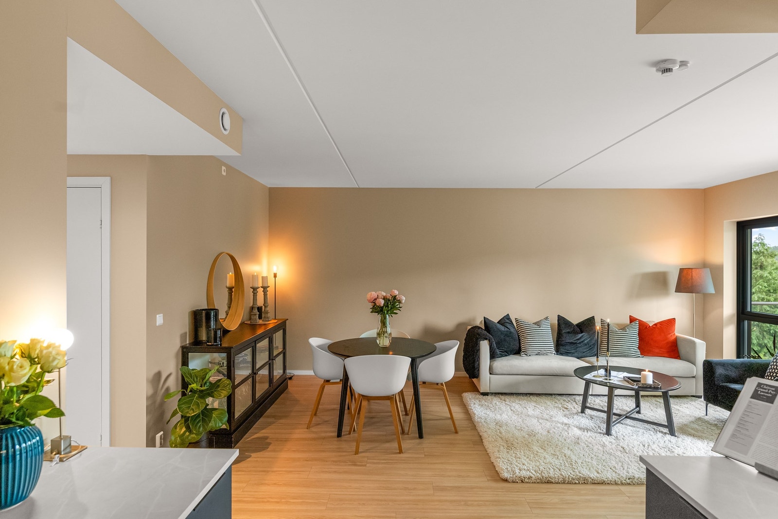 Malt opp i delikate og moderne farger Galleribilde