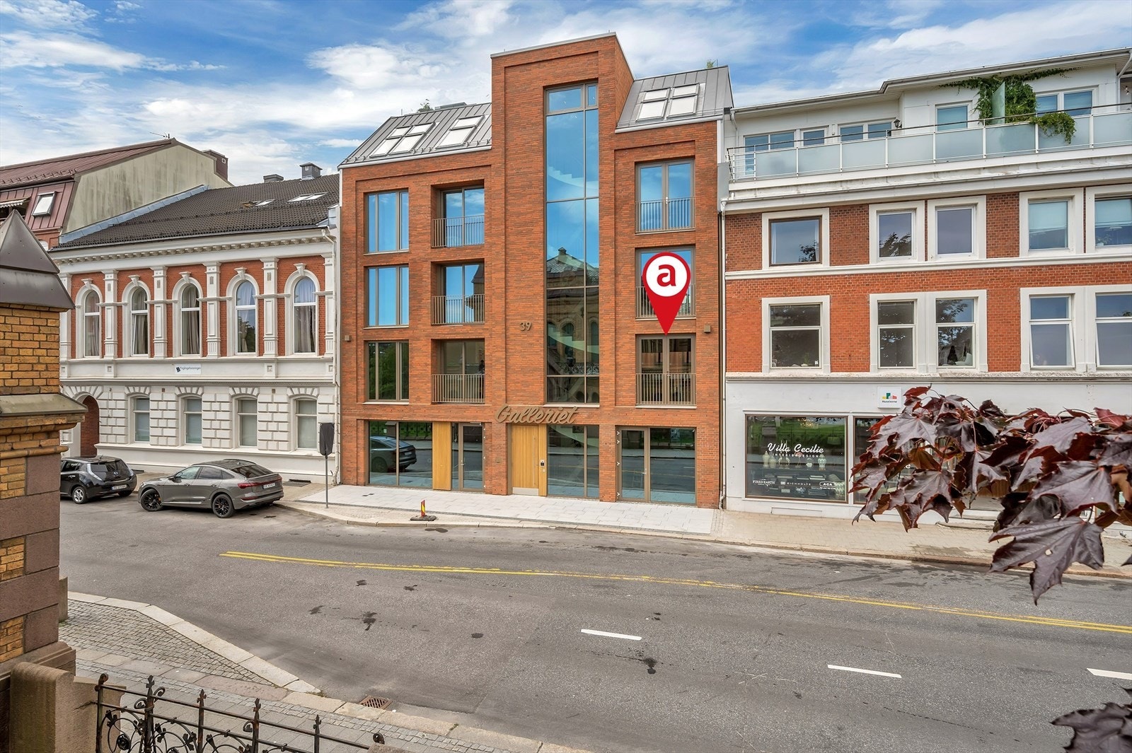 Her du bor midt i byen, langs ærverdige Dronningens gate - i en moderne arkitektonisk perle. Kort spasertur til byens beste restaurant- og shoppingtilbud! Galleribilde