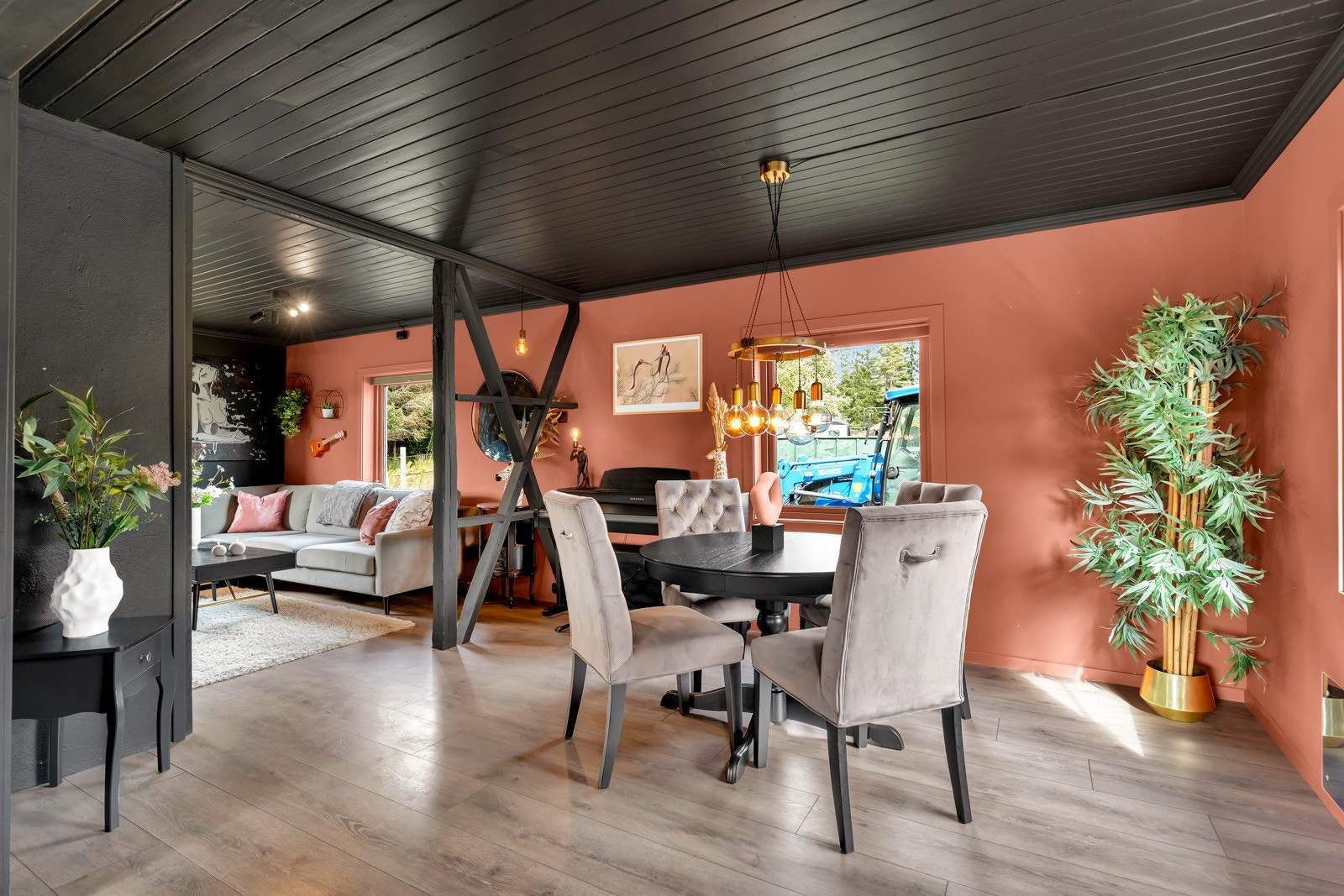 Med plass til en hyggelig spisegruppe Galleribilde