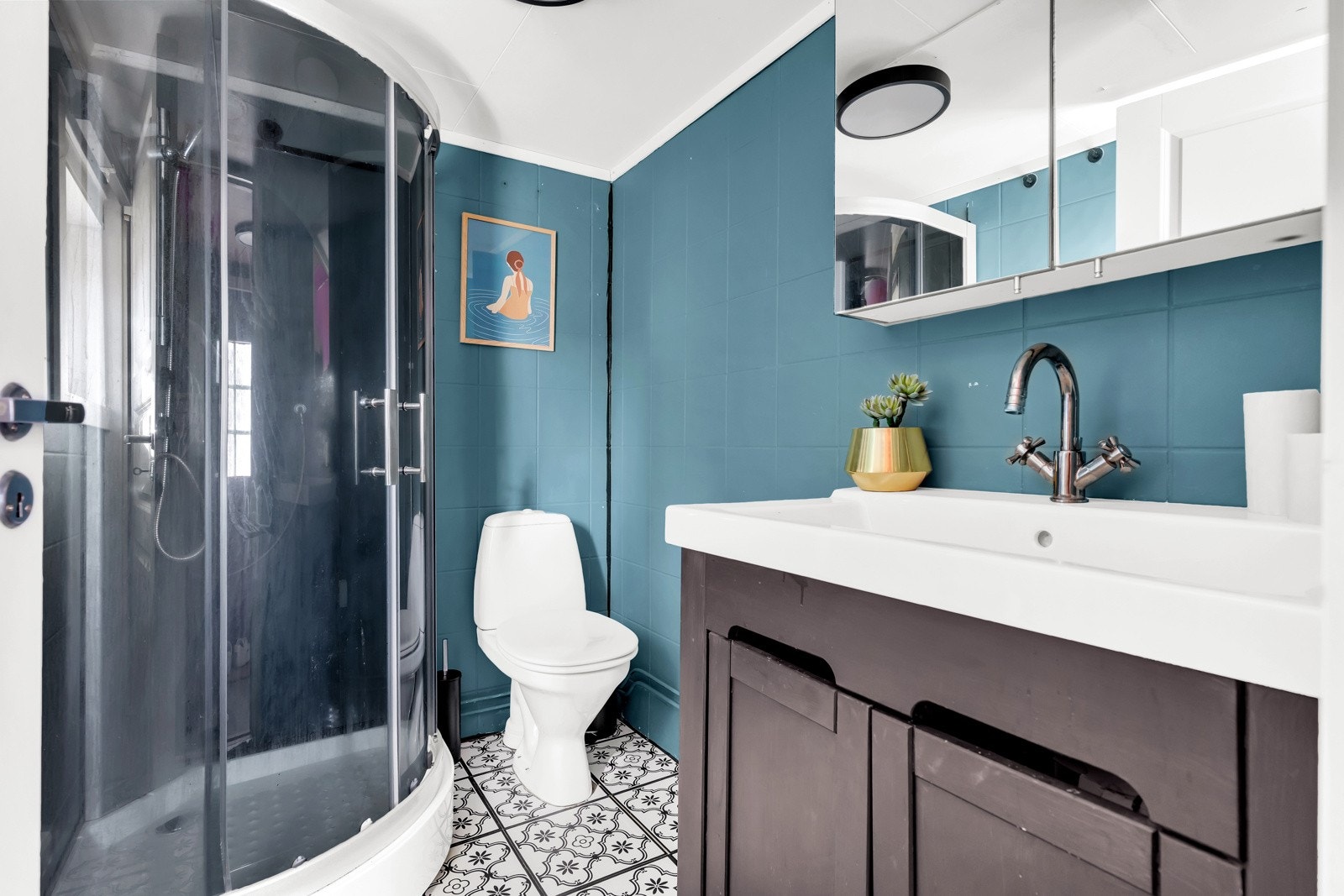 Badet er av eldre stand Galleribilde