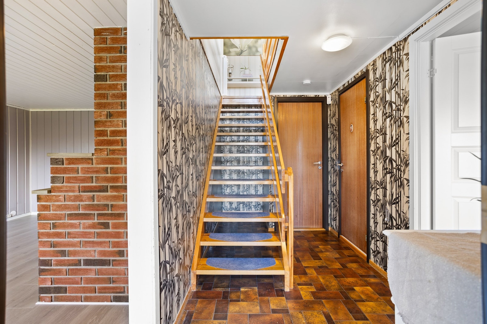 Trapp opp til 1. etasje. Galleribilde