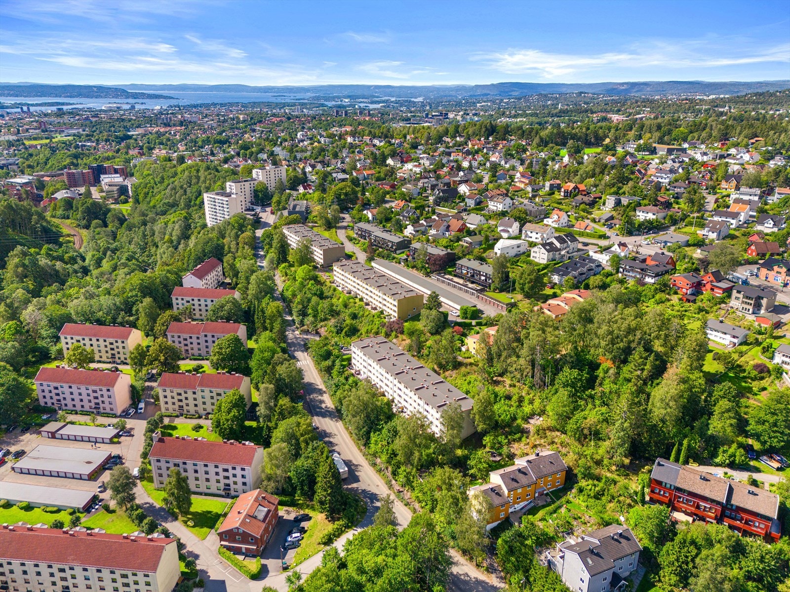 Frysja - et naturnært og rolig nabolag med gode turmuligheter, praktiske fasiliteter og kort vei til byen. Galleribilde