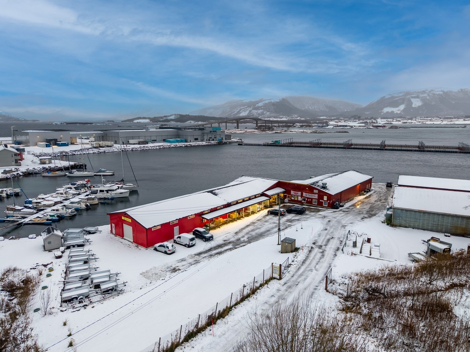 Her finner du også Felleskjøpet blant annet. Galleribilde