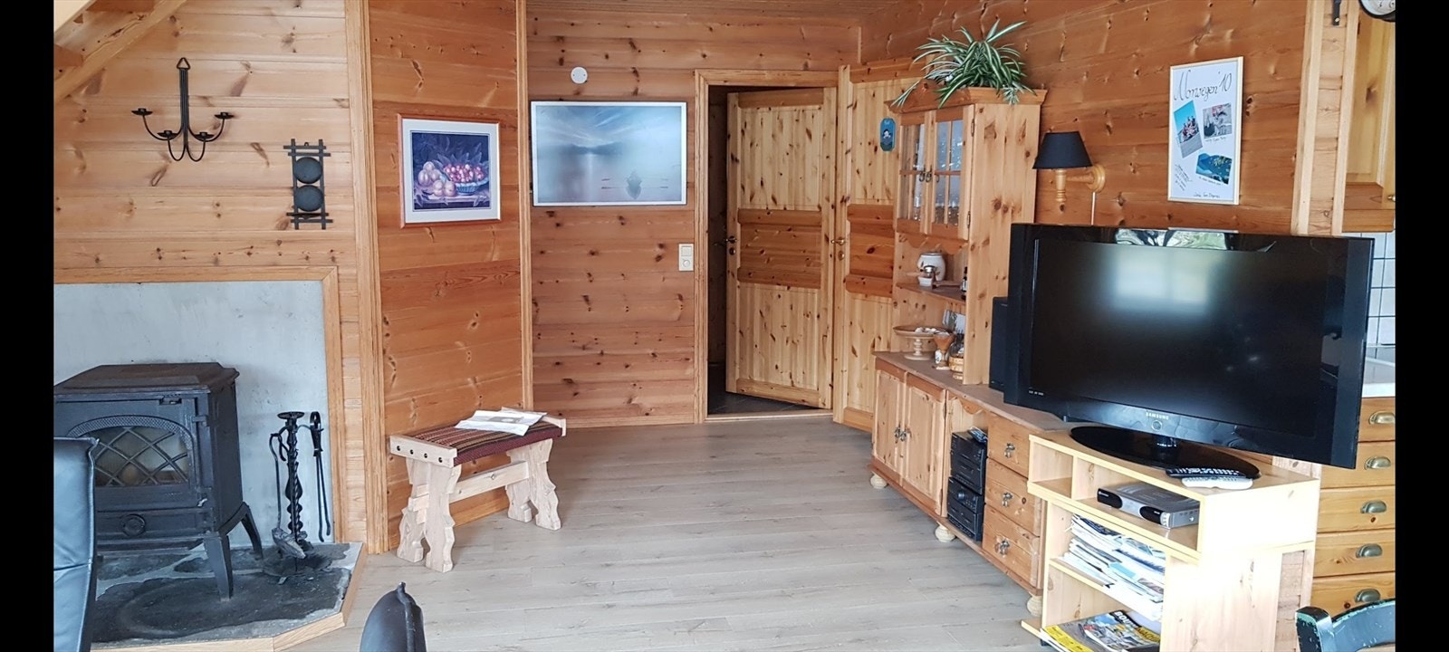 Private bilder fra innsiden av hytte 4 (hytten lengst mot nord) Galleribilde