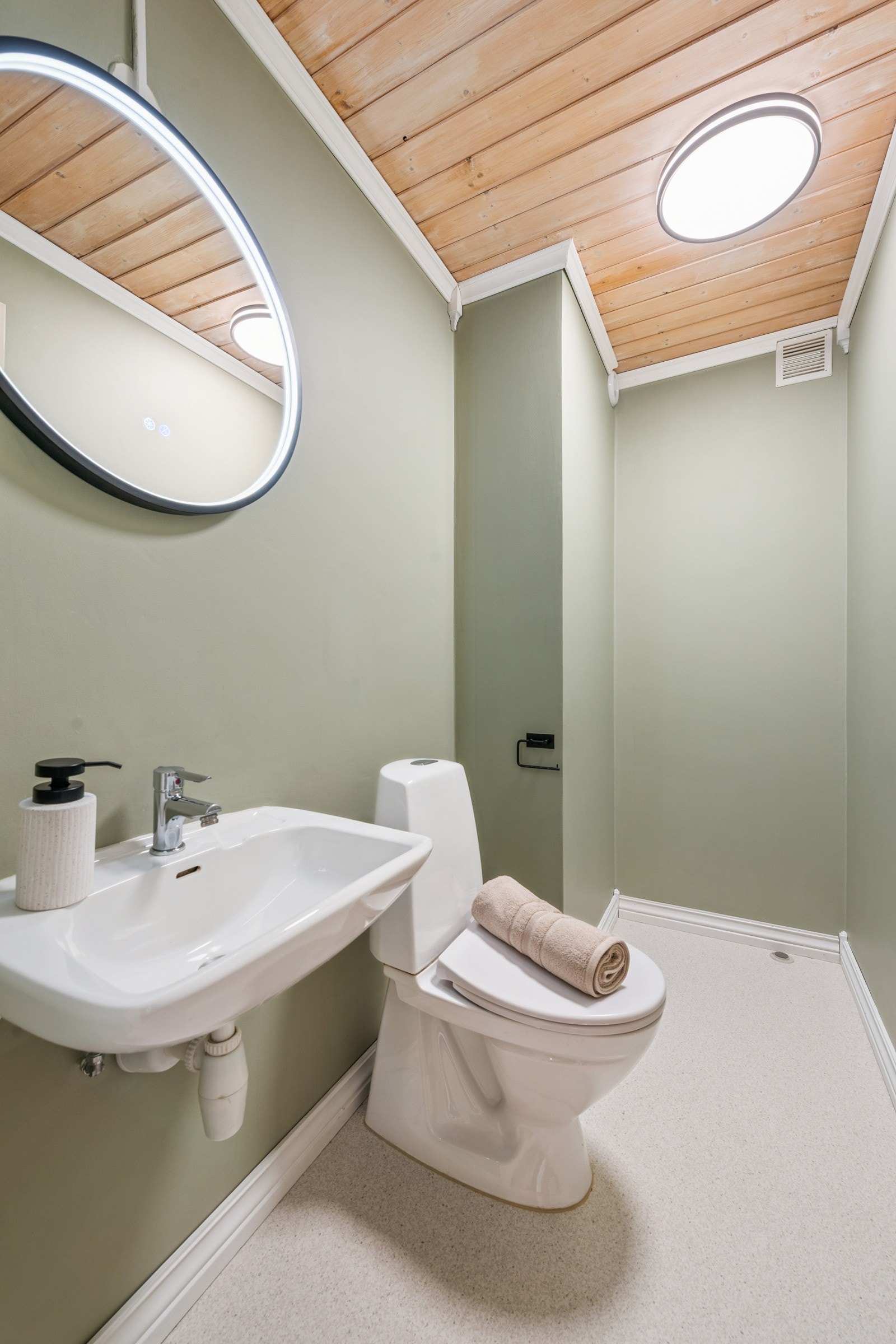 Ekstra wc som ble pusset opp i 2024. Galleribilde