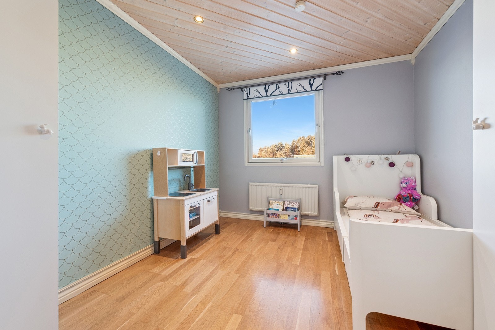 Soverom 2 er et fint barmerom/gjesterom. Galleribilde