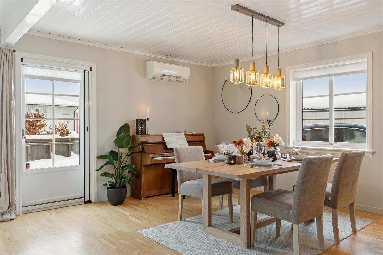 Varmepumpen i stuen gir en lun og fin grunnvarme i boligen. Galleribilde